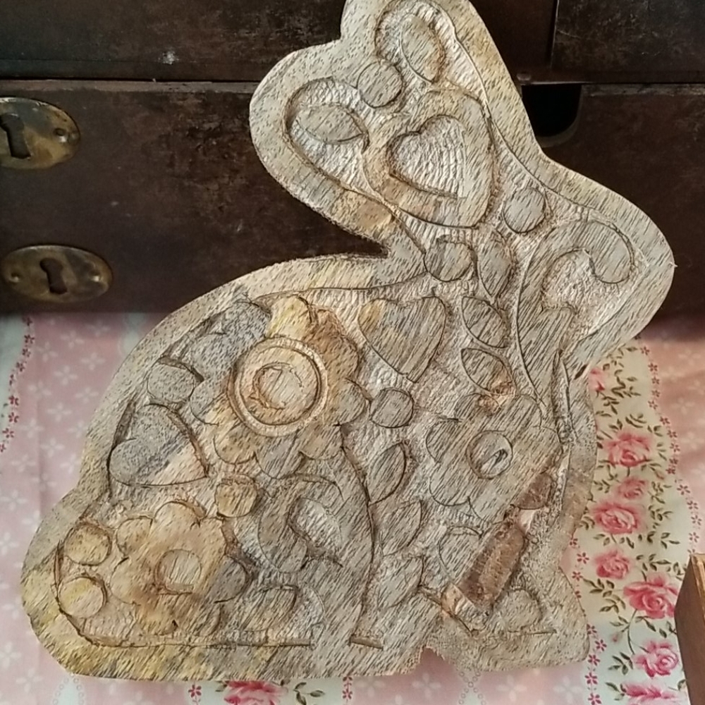 Handcarved Solid Wood Rabbit - Picture 1 of 5